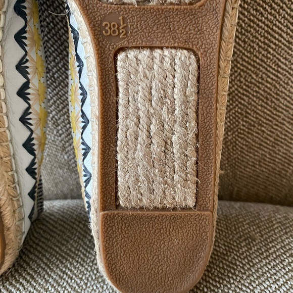 House of Harlow 1960 Kole Espadrilles. Supple Leather w/Embroidered Pattern.38.5 - Picture 11 of 13
